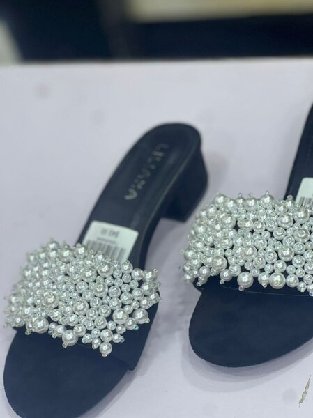 Ladies slippers