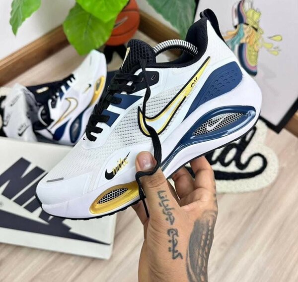 NIKE TRAINER
