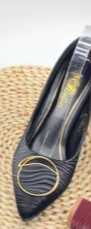 Talons avec anneau d'orteil doré noir