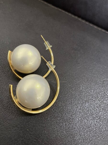 Ballin earring