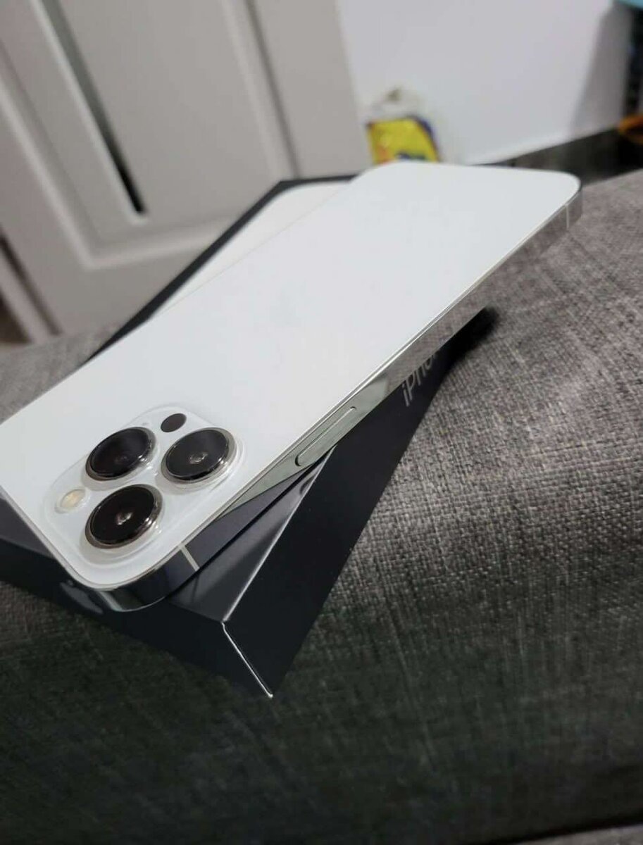13 PRO MAX IPhone