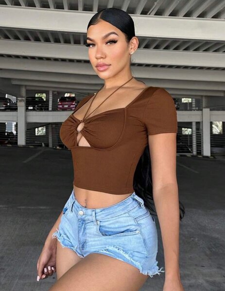 Body hug crop top