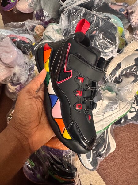 Kids sneakers