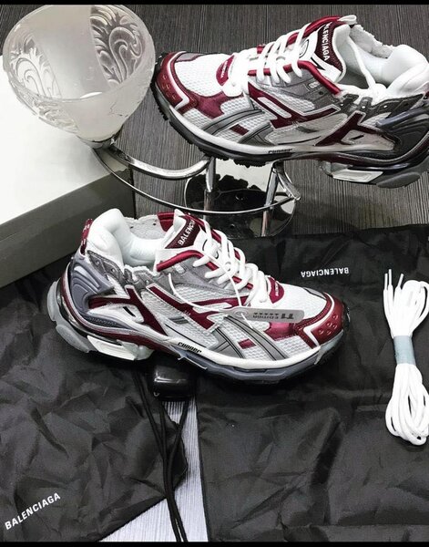 Balenciaga tracker