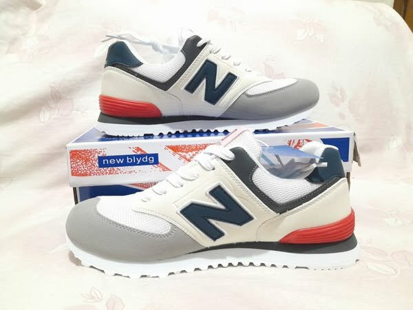 New Balance original avec le carton