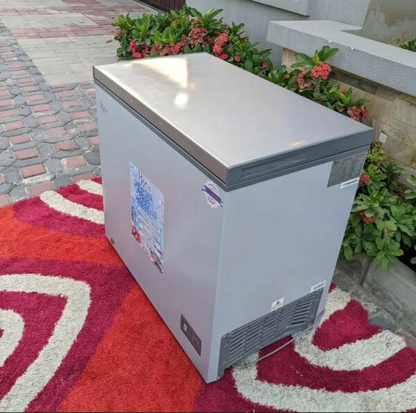 Chest freezer