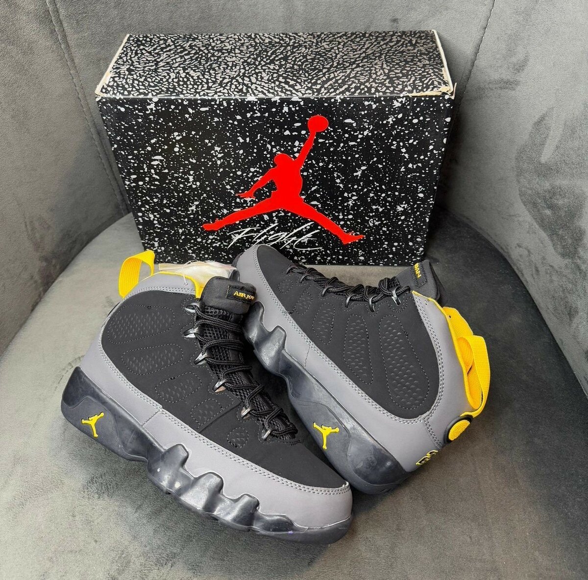 Sneaker