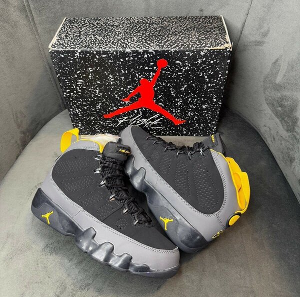 Sneaker