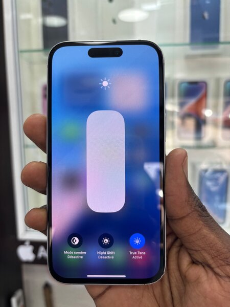 iPhone 15 Simple