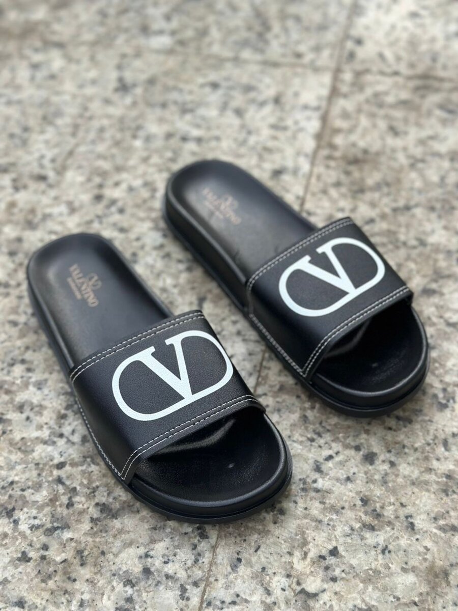 Claquettes de Marque Élégantes