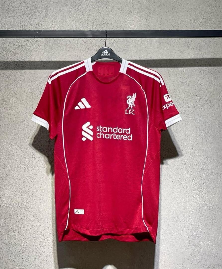 Maillot de football rouge