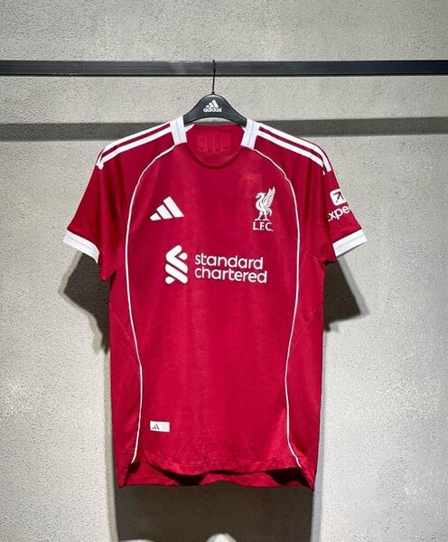 Maillot de football rouge