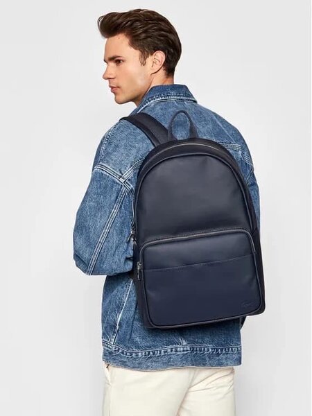 Sac Lacoste.
