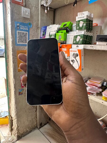 iPhone 12 SIMPLE