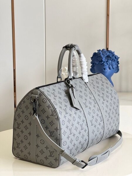 Traveling bag