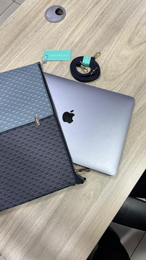Pochette CHRISBELLA