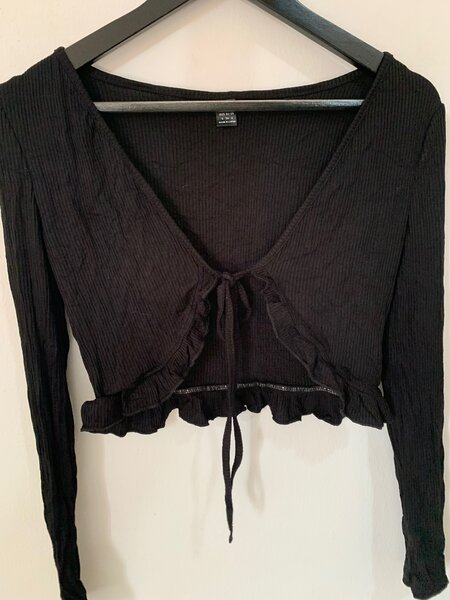 Front tie top