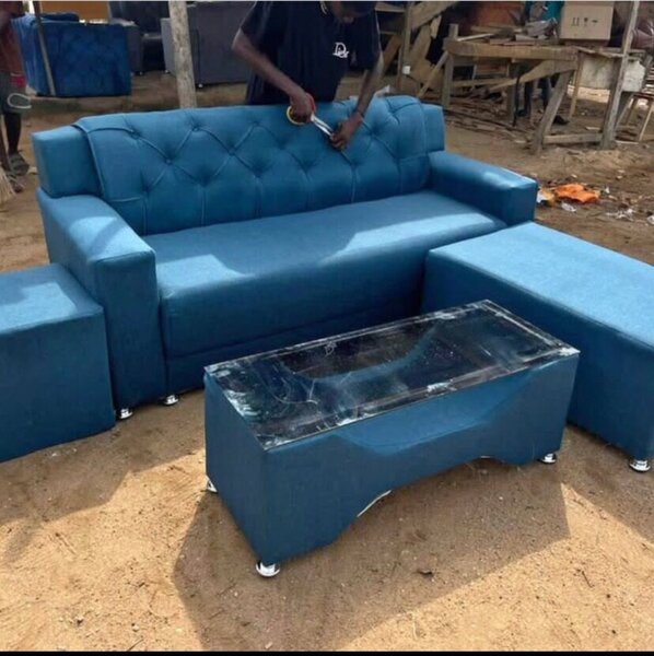 L sofa with center table