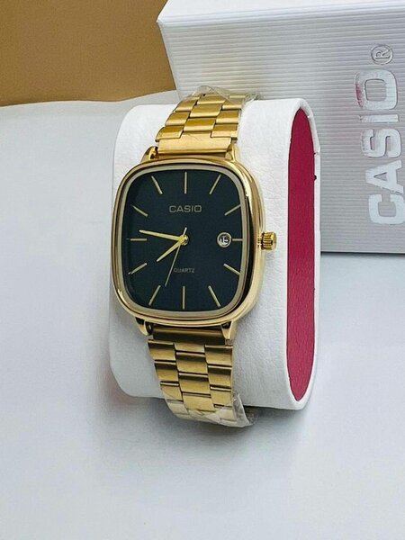 Montre élégante Casio dorée
