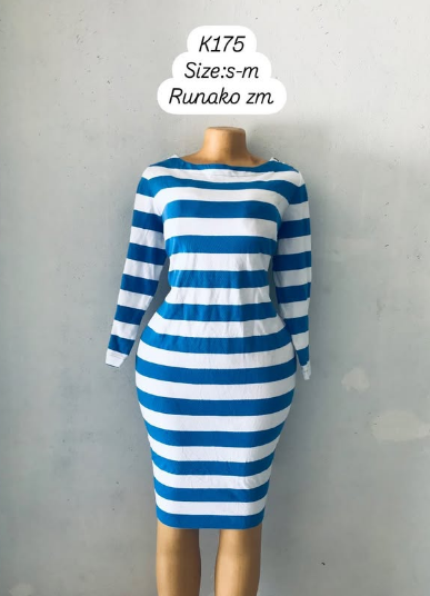 Robe blanc bleu