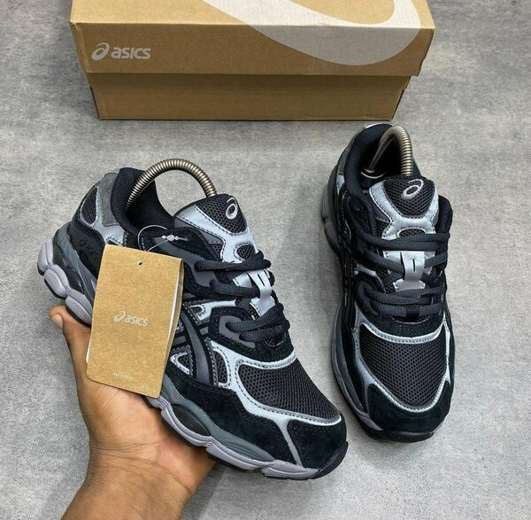 ASICS SNEAKER