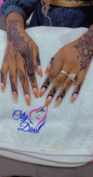 Acrylic nails