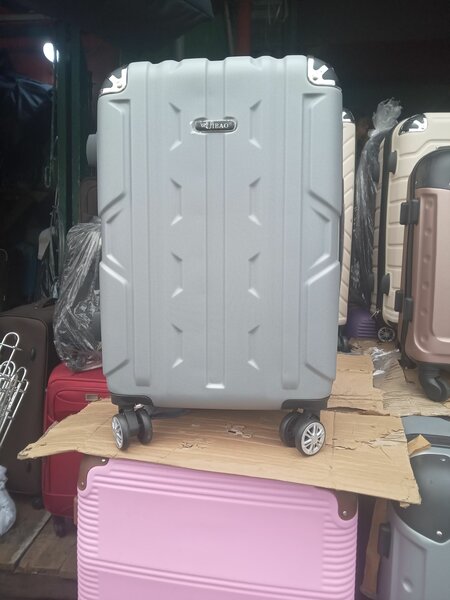 Valise (belge,grise,bleues  vertes...