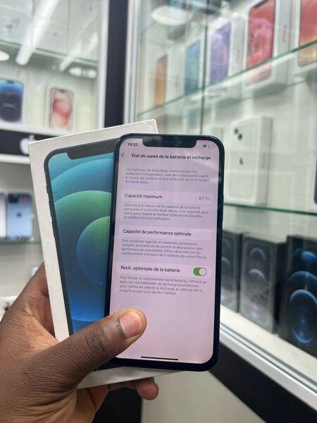 iPhone 12 simple