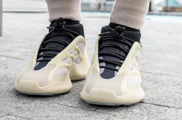 Adidas Yeezy v3