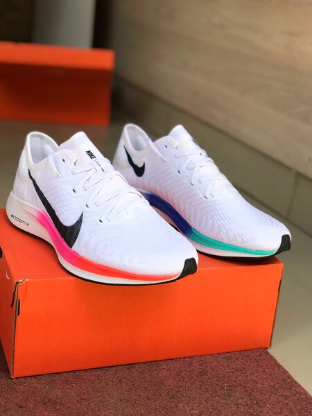 sport shoes 