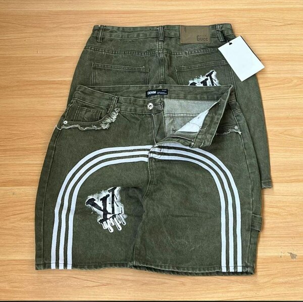Short jeans