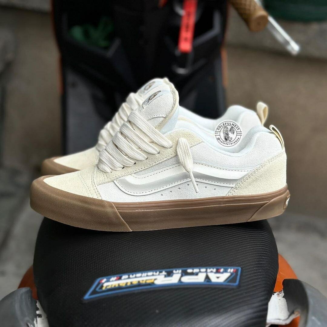 VANS KNU SCOOL