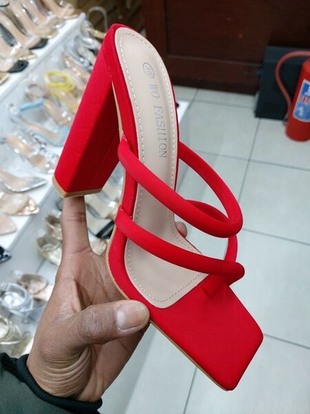 Hills sandals