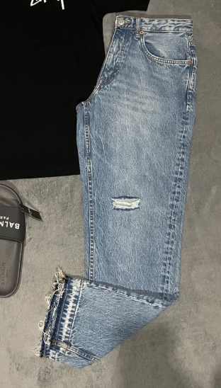 Jeans size 32