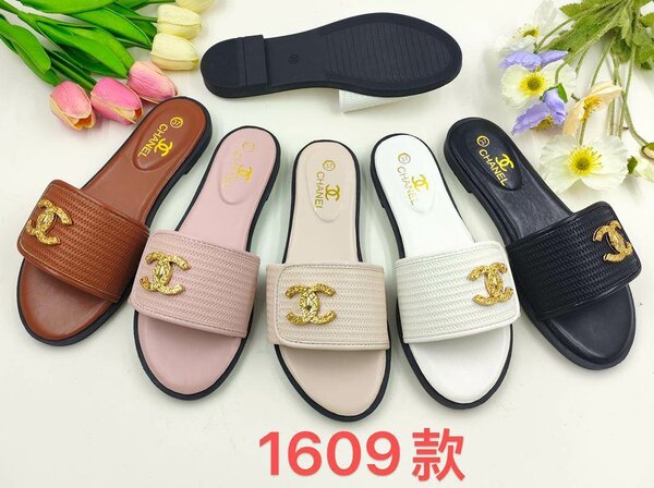 Ladies slippers