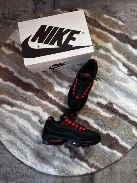 Nike Air Max 95 Sneakers