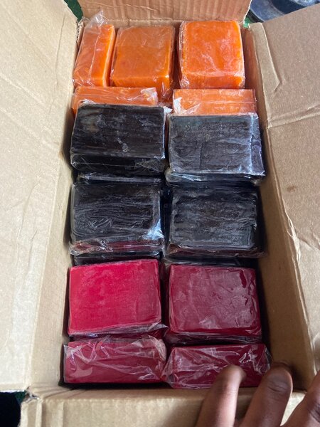 Savon artisanal coloré