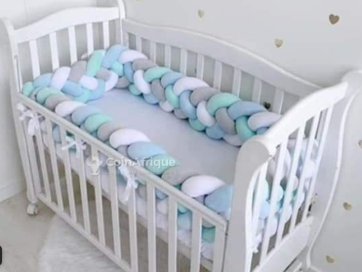Tour de lit bébé