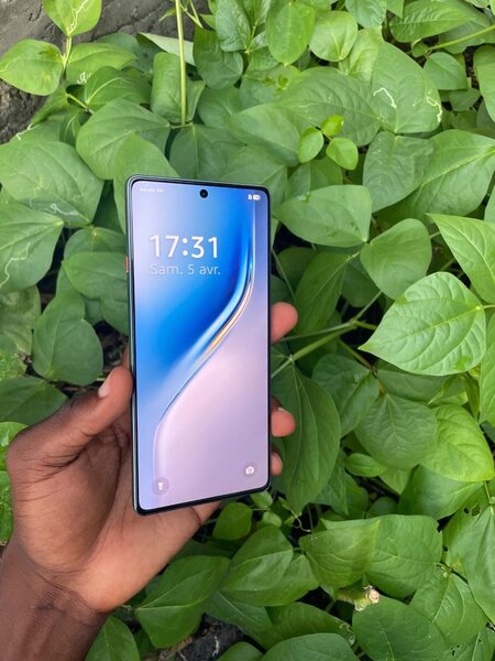 Camon 40 simple