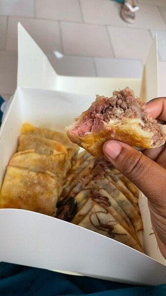 Crêpes et Pâtisserie Assorties