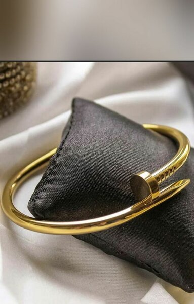 Nail bracelet