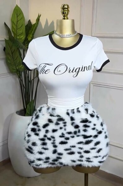 Ensemble T-shirt et Jupe Peluche