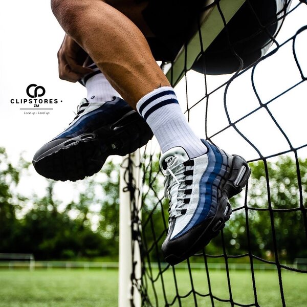 NIKE 95s