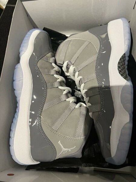 Jordan 11 montantes grises