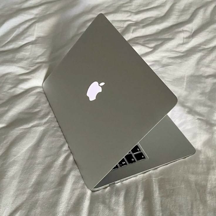 APPLE LAPTOP FRESH IN BOX