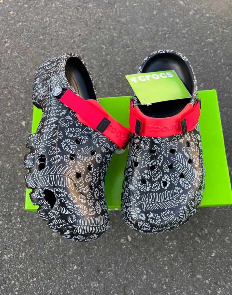 Crocs  .