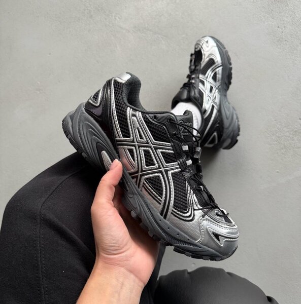Asics Gel Sneakers