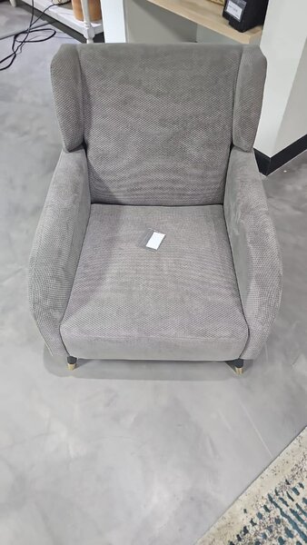 ACCENT CHAIR