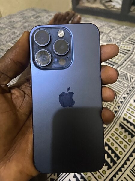 iPhone 15 pro 128 giga