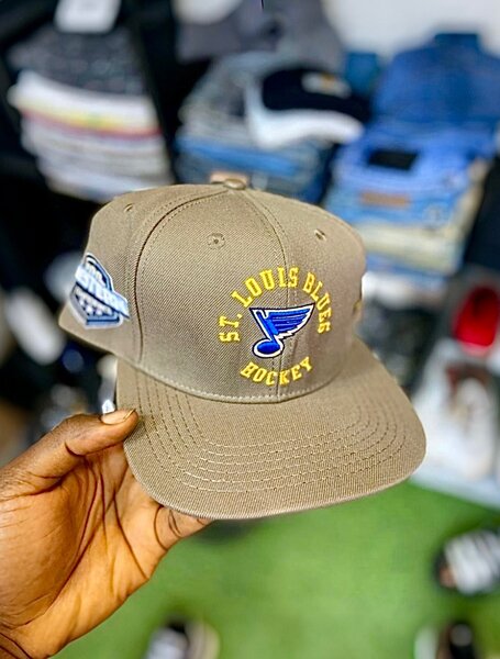 Caps